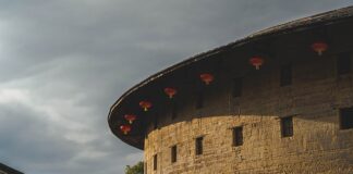 Czy zbieżność ma wpływ na drgania kierownicy?