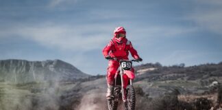 Czy enduro można jeździć po drodze?